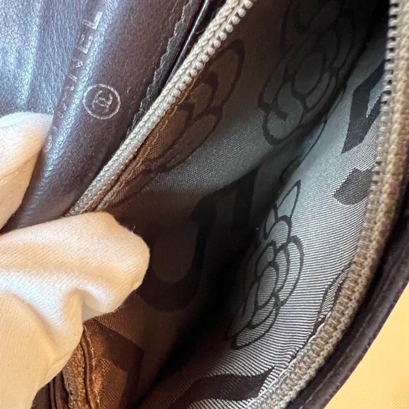 CHANEL Quilted Bifold Brown Lambskin Leather Compact Wallet - Picture 7 of 9